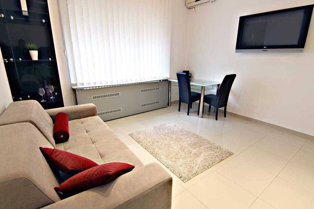 City Centre Apartment Нови Сад Екстериор снимка