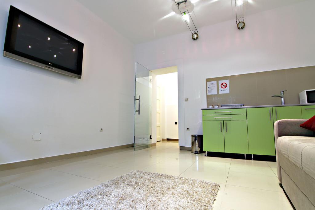 City Centre Apartment Нови Сад Екстериор снимка