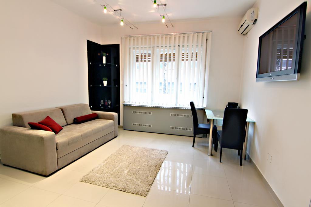 City Centre Apartment Нови Сад Екстериор снимка